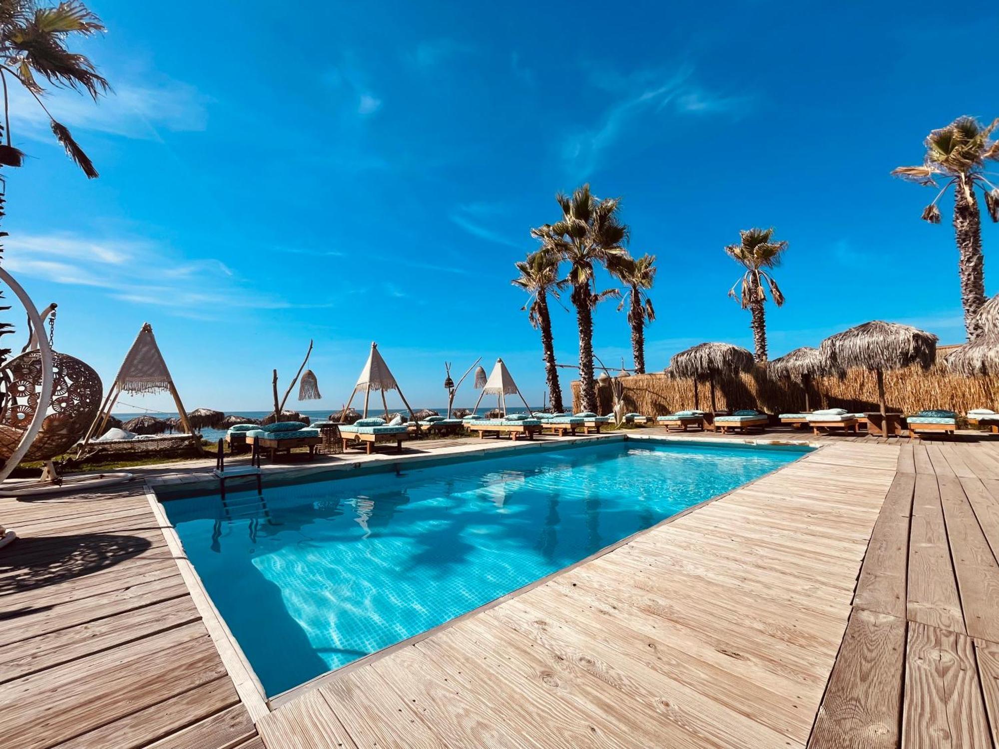 Athena Sea Front Apartment, Parking & Pool Lago Patria Kültér fotó